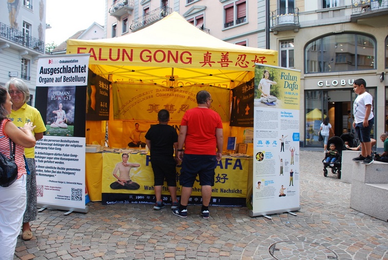 Falun Dafa Informationsstände